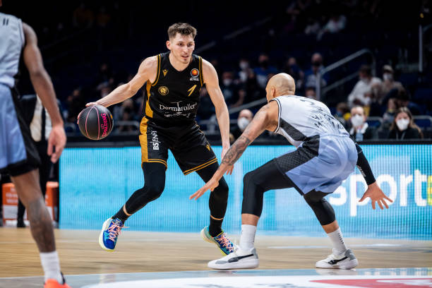 他还积极参 他还积极参