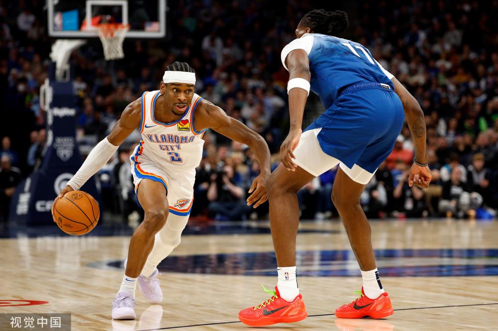 在攻防两端 在攻防两端